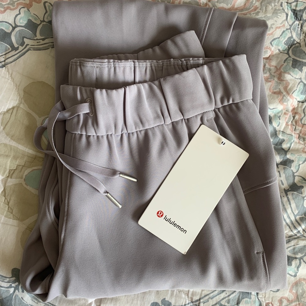 NWT Lululemon On The Fly Joggers